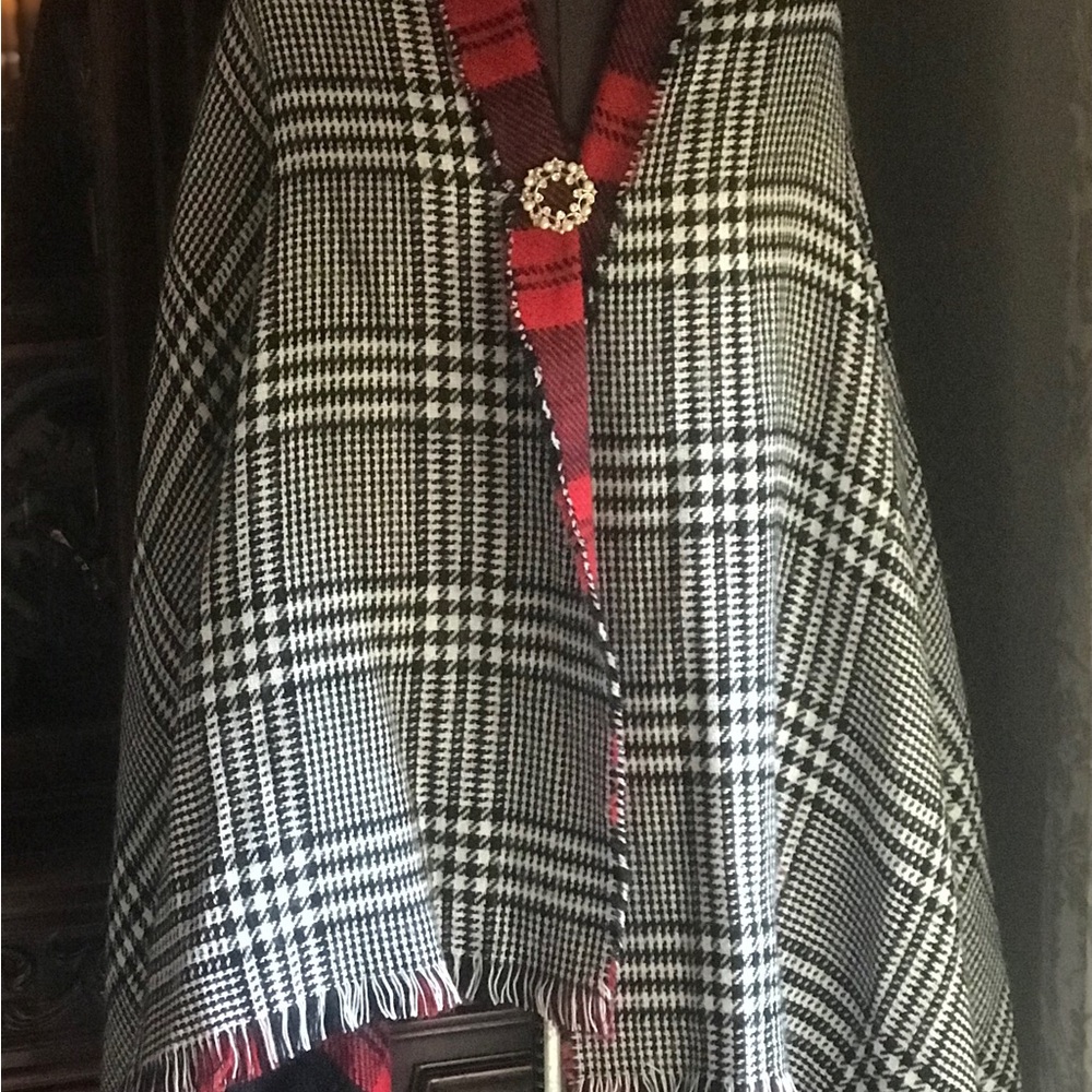 Plaid and Houndstooth Patterned Scarf - Picture 8 of 11